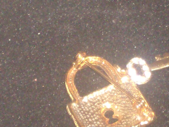 Sparkly vintage LOCK and KEY BROOCH - image 3