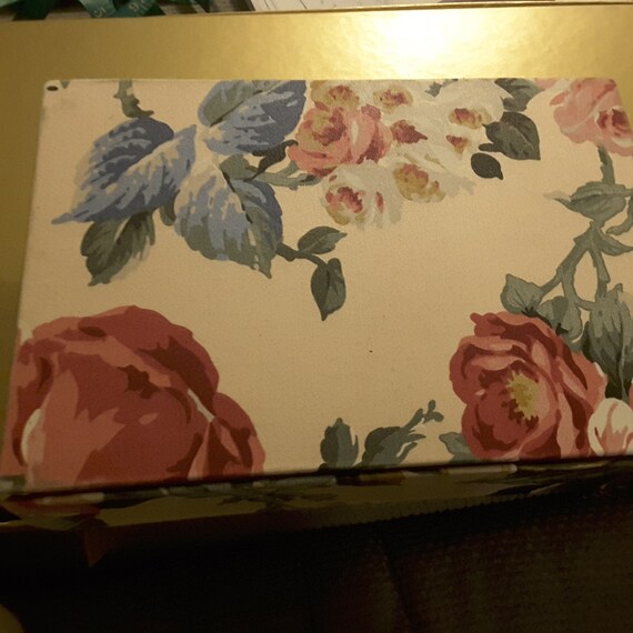 Beautiful French vintage padded bookbox Gem