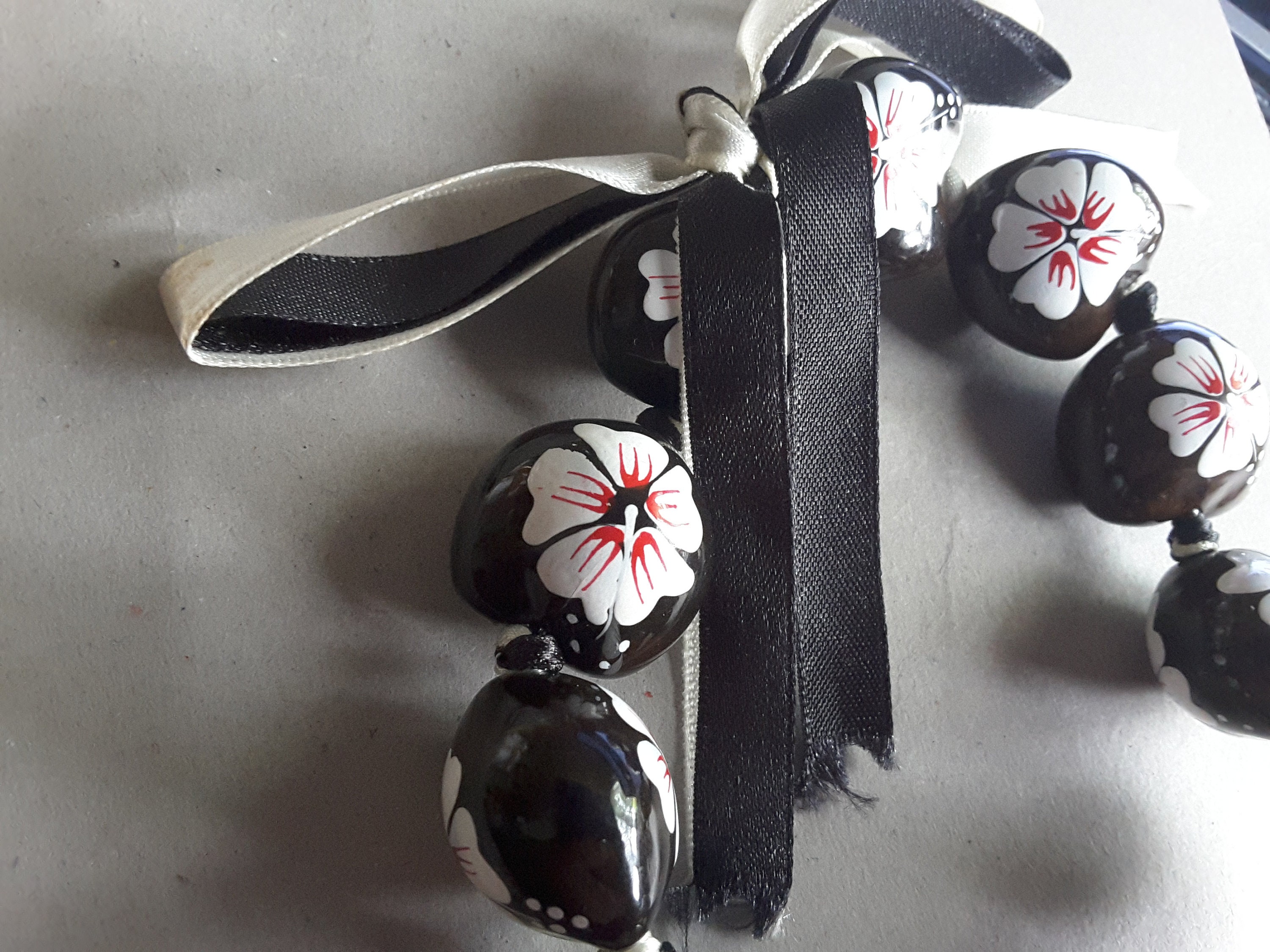 Kukui nut jewelry rose deals bear