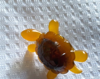 Avon Lucky Friends faux amber lucite TURTLE pin