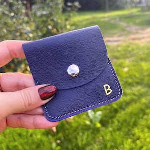 Custodia per AirPod "B" in pelle viola, portamonete Pinkylola Design Kare Model