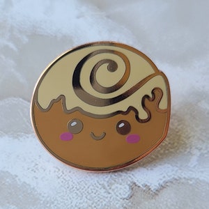 CLEARANCE Kawaii Cinnamon Roll Enamel Pin 25.4 mm | Foodie Gifts, Cinnamon Bun Pin, Food Pin, cute food, Cute Pins, rose gold pin