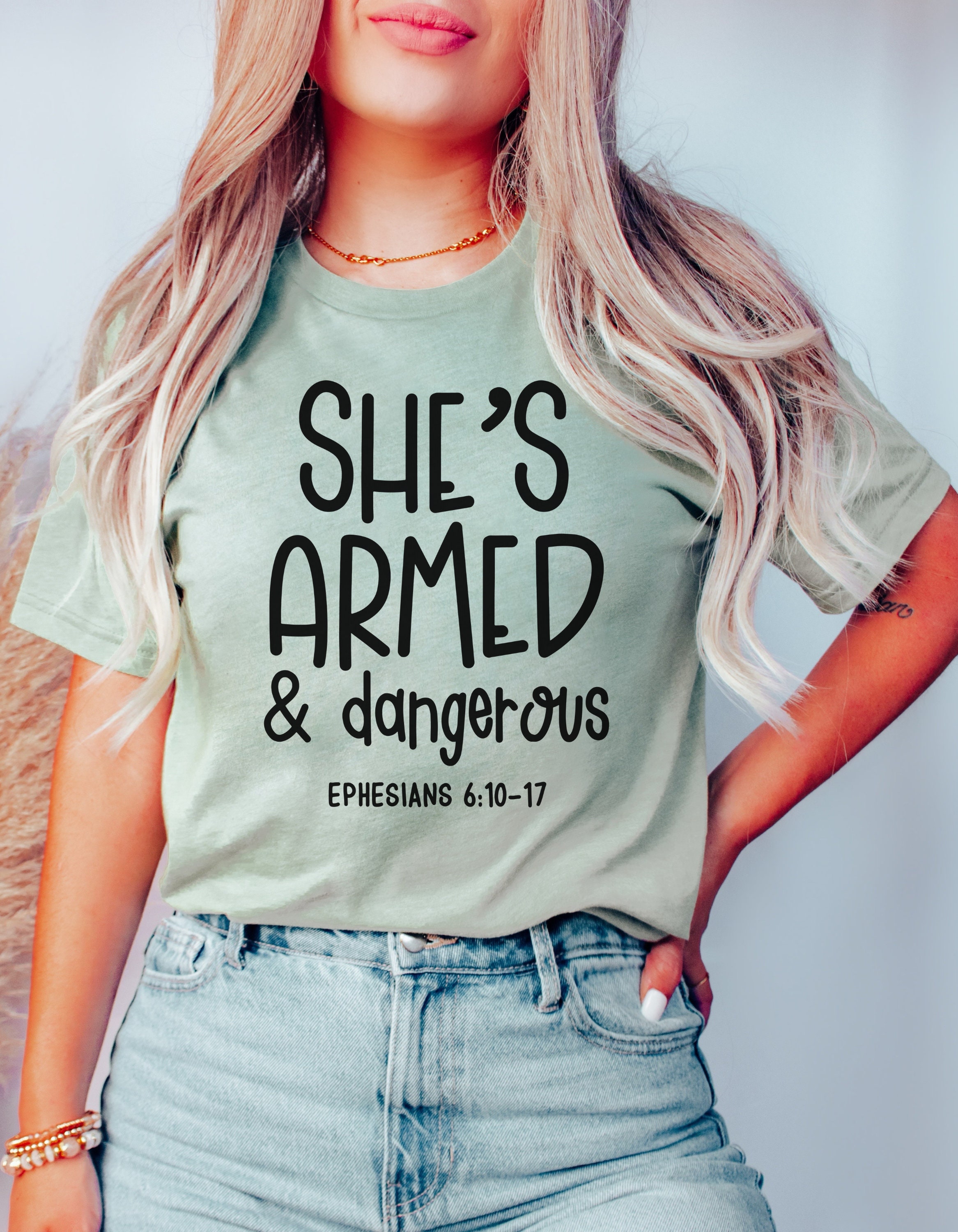 Marque  WONDER WOMANWonder Woman Movie Armed and Dangerous T-Shirt 