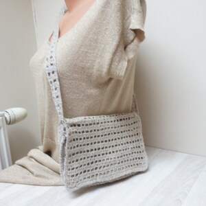 Bolso pequeño de ganchillo de lino gris, bolso de mano, bolso de mano, bolso de mano de malla de macramé, bolso de mano de mensajero popular, bandolera de hombro, billetera de sobre de noche