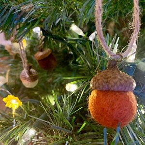 10 felted acorns ornament natural caps wool balls 0.75 1 in. size home Christmas tree hanging bauble decoration red purple turquoise Orange