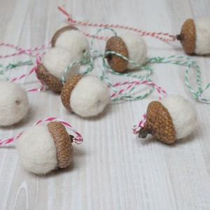 10 felted acorns ornament natural caps wool balls 0.75 1 in. size home Christmas tree hanging bauble decoration red purple turquoise White