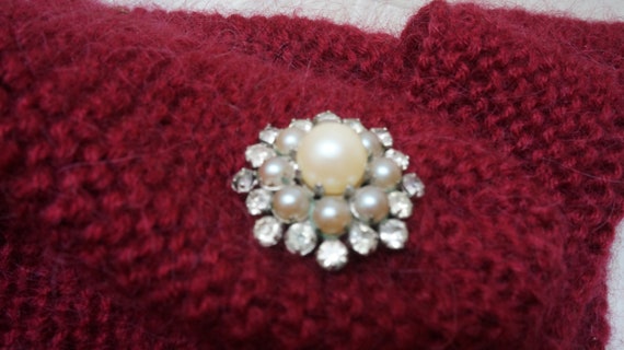 Buy Wine Red Mohair Pointed Hat and Infinity Scarf Set  display picture 3