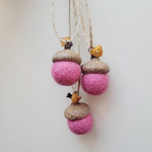 Set of 3 essential oil acorn diffuser with amber bead, felted ornament with real cap wool ball, home car hanging pendant aromatherapy charm