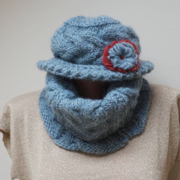 Chapeau Fedora gris et écharpe infini ensemble col roulé bonnet béret cap crochet tricot Décor de fleurs fait à la main Laine avec bord Cloche Skullcap