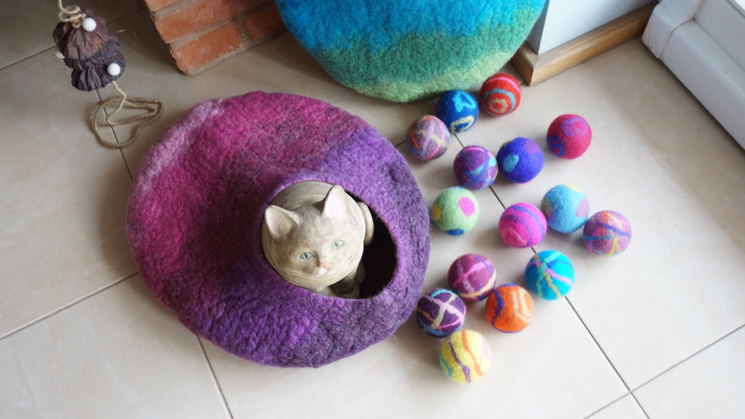 Cat Cave Bed House Felted Placemat Wool Oval Round Freeform Pet Dog Mat Grey Ombre Monochrome Red Blue Green Purple Brown