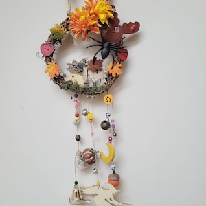 Witch Bells met Himalayazout en salie, krans voor huisbescherming, Halloween-decor Wicca altaar hangend ornament, deurmuur welkom Thanksgiving