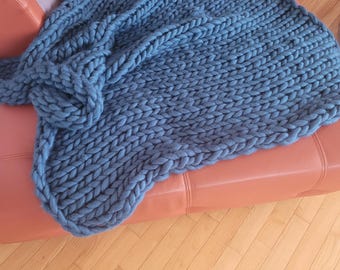 Manta de punto grueso para silla o cama, funda de regazo de punto color turquesa, mini manta para mascotas de lana merino plateada a cuadros azul océano, ganchillo único hecho a mano