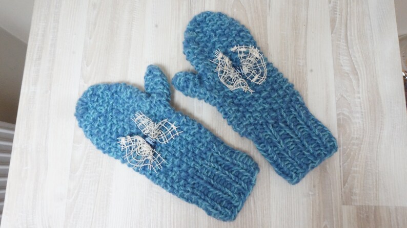 Blue metallic hand knit knitted glove mittens L M size woman chi Blue metallic hand knit knitted glove mittens L M size woman chi