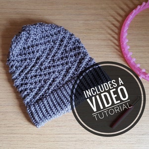 Loom Knit ZigZag Slouchy Beanie Hat Pattern + Video Tutorial