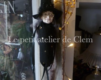Figurine poupée sorcière déco Halloween faite main grand modèle à suspendre