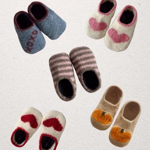 Patrón de crochet para pantuflas de fieltro suave - Ideas para regalos de Navidad - Día de San Valentín - Zapatos de lana cómodos para estar en casa - Tutorial con fotos y videos