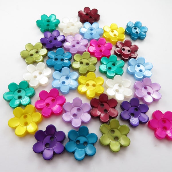 CLOSING DOWN 18mm Pearlescent Daisy Flower Buttons (10pk)