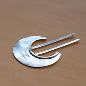 Cosmos hair pin image 3