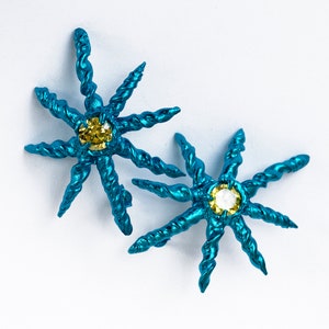 Anthos earrings image 6