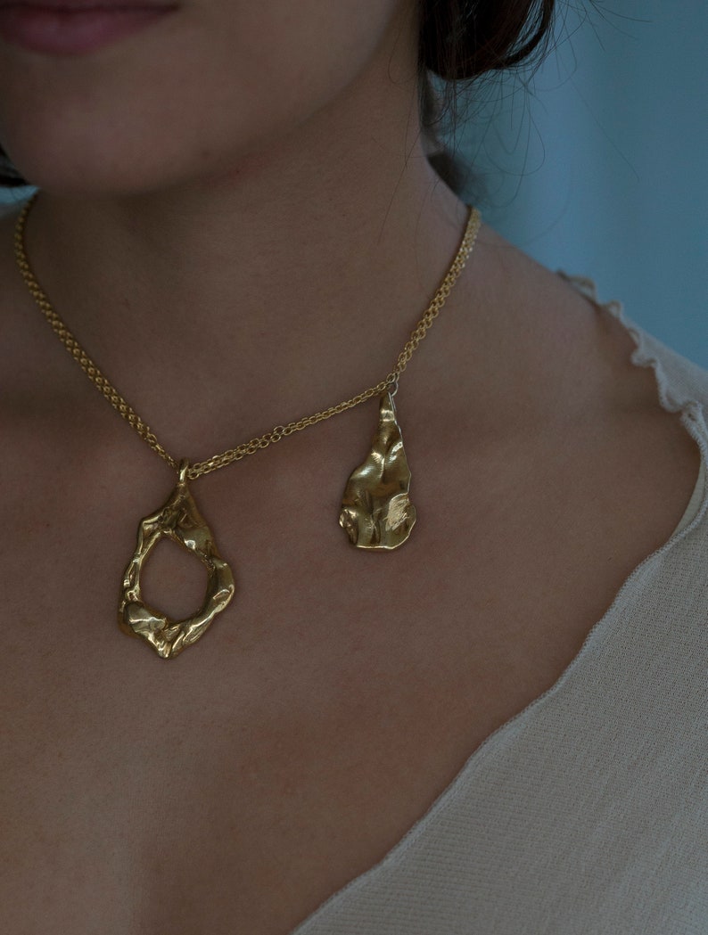 S40 necklace image 4