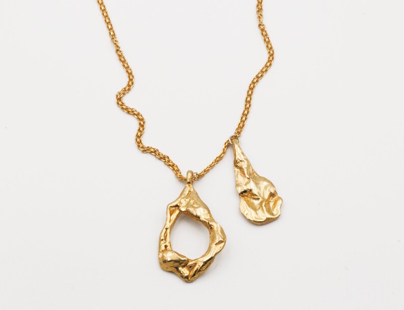 S40 necklace image 2