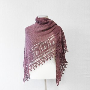 Châle tricoté main en coton mérinos violet, cache-cœur triangulaire asymétrique