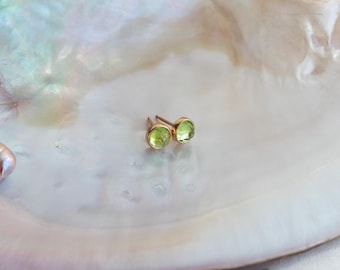Rose Cut 5mm Bright Green Peridot Post Earrings, Solid 14k Gold