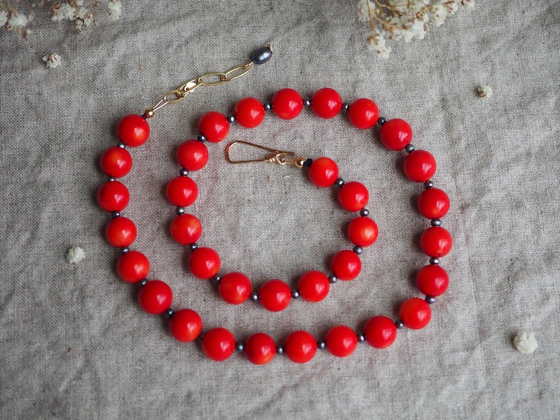 Large Red Coral Beaded Necklace, Coral and Pearl Statement Necklace, Big Coral Beads, 21 Layer Coral, Chunky Coral Necklace, Luxe Beads image 2