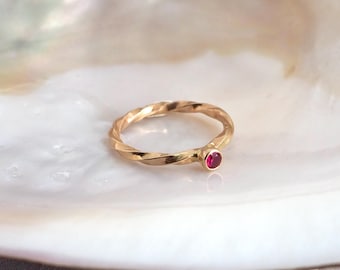 Solid 14k Gold Twisted Band Natural Red Ruby Ring Size 6