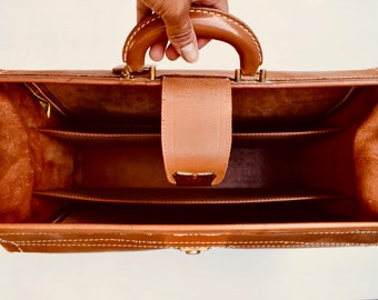 Vintage Leather Briefcase/Luggage