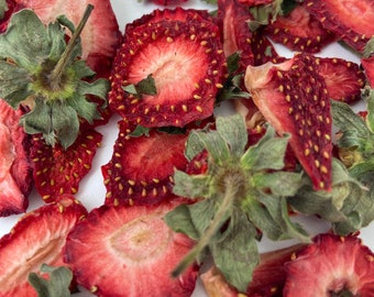 STRAWBERRY BOTTOMS + TOPS *** Tasty Dried Fruit + Vegtables Rabbits Bunnys Forage Food Treats Small Animals Guinea Pigs Chew Hamsters