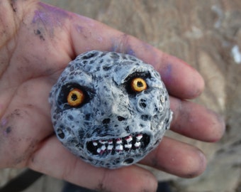 Majora's Mask Moon Pendant or Magnent