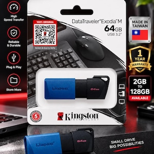 Puede incluir: Una unidad flash USB 3.2 Kingston DataTraveler Exodia M de 64GB en un empaque azul y negro. La unidad tiene una tapa azul y un cuerpo negro con 64GB impreso. El empaque incluye un código QR, información de garantía e iconos técnicos.