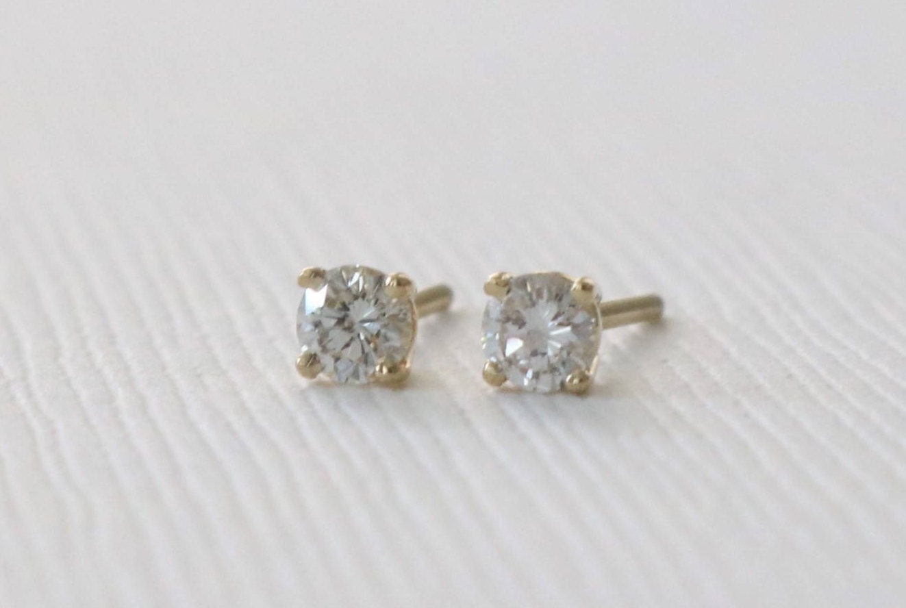 0.25 carat diamond earrings