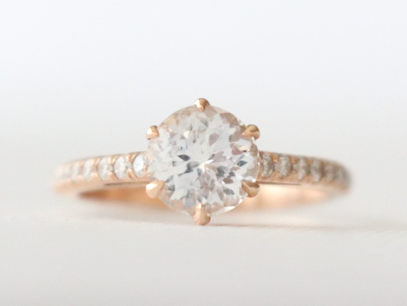 Witte Saffier Roségouden Verlovingsringen