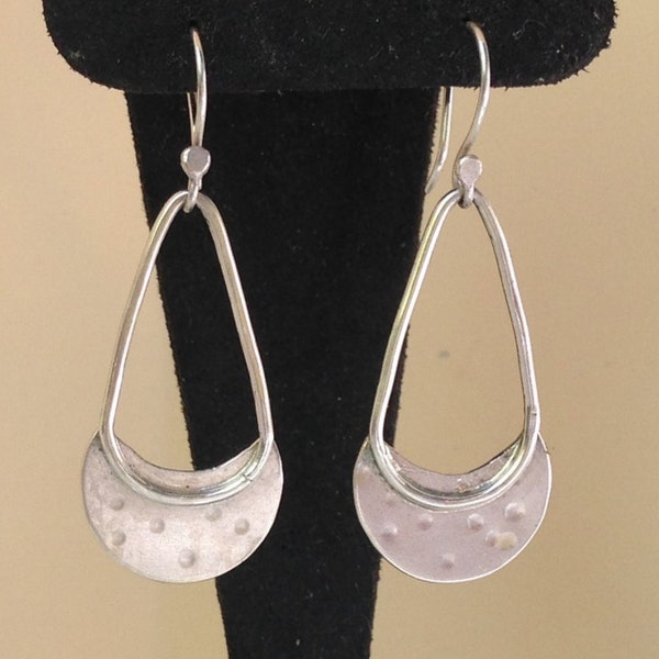 Boucles d’oreilles pendules Crescent, design original fabriqué à la main en argent sterling