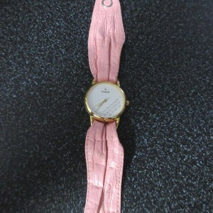 Women&#39;s  Pink Vintage Fashion/Fun Watches