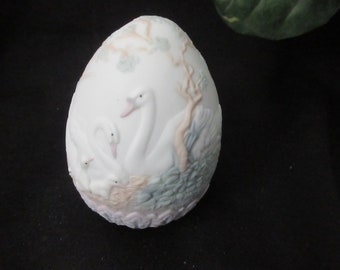 Lladro Swan Egg, vintage, matte finish, pastel, swans