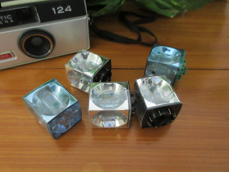 Kodak 124 Instamatic Camera vintage cameras flash cubes Etsy