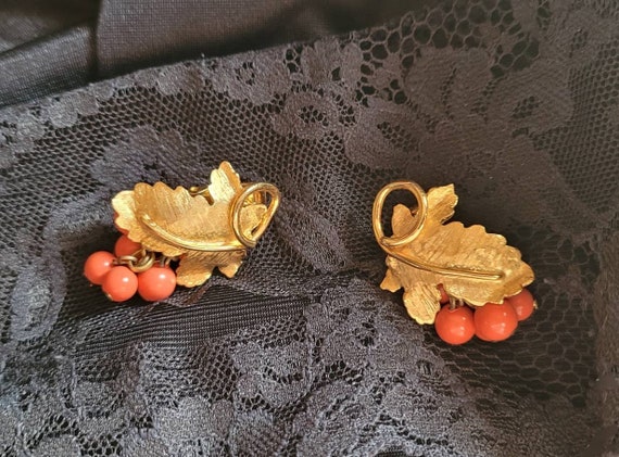 Midcentury Maple Leaf Clip-on Earrings Gold Tone … - image 5