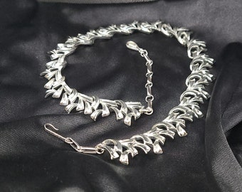 Vintage Coro Silvertone Leaf Necklace, Midcentury