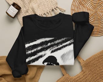 Moody Storm Wanderer Sweatshirt, Houtskoolschets, Eenzame figuur in de regen (Ronde hals)