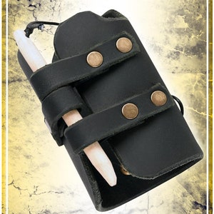 Quick Release Scabbard - Leather Accessory for LARP and Cosplay