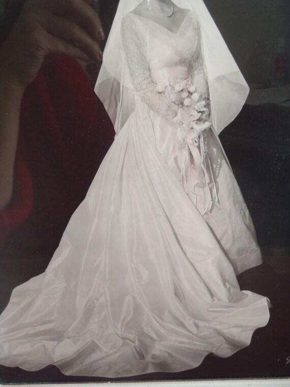 FINAL SALE Pristine Haute COUTURE 100 Silk and Lace Wedding Dress