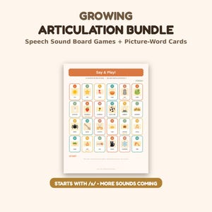 Può includere: Un Growing Articulation Bundle che include giochi da tavolo sui suoni del linguaggio e schede con immagini e parole. Il tabellone di gioco presenta una sezione Say & Play con caselle numerate contenenti illustrazioni come sole e stella.