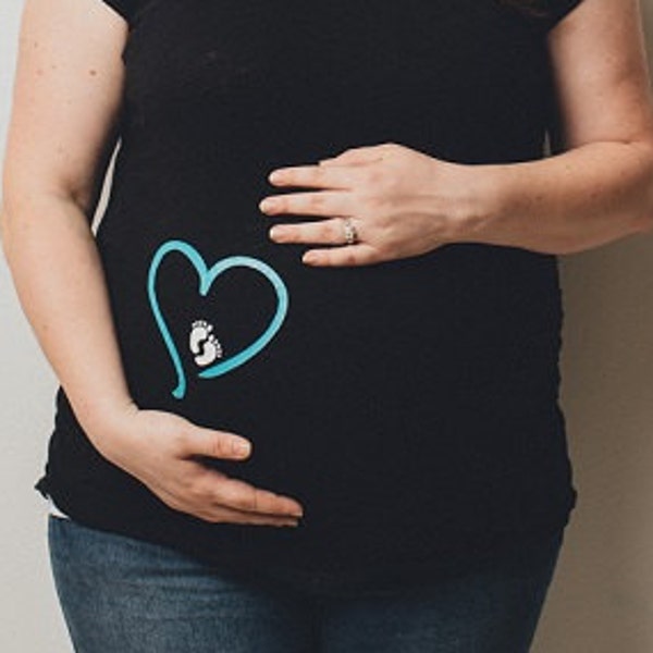 Maglietta premaman da stirare, maglietta premaman fai da te, cuore con impronta di bambino da stirare