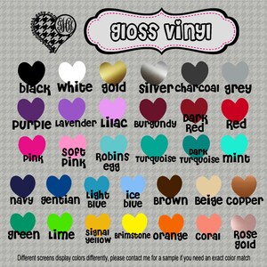 Op de afbeelding: Een kaart met 24 verschillende kleuren glansvinyl in de vorm van harten. De kleuren omvatten zwart, wit, goud, zilver, antraciet, grijs, paars, lavendel, lila, bordeauxrood, donkerrood, rood, roze, zacht roze, robijnsei, turquoise, donker turquoise, mint, marineblauw, gentiaanblauw, lichtblauw, ijsblauw, bruin, beige, koper, groen, limoen, signaalgeel, zwavel, oranje, koraal en roosgoud.