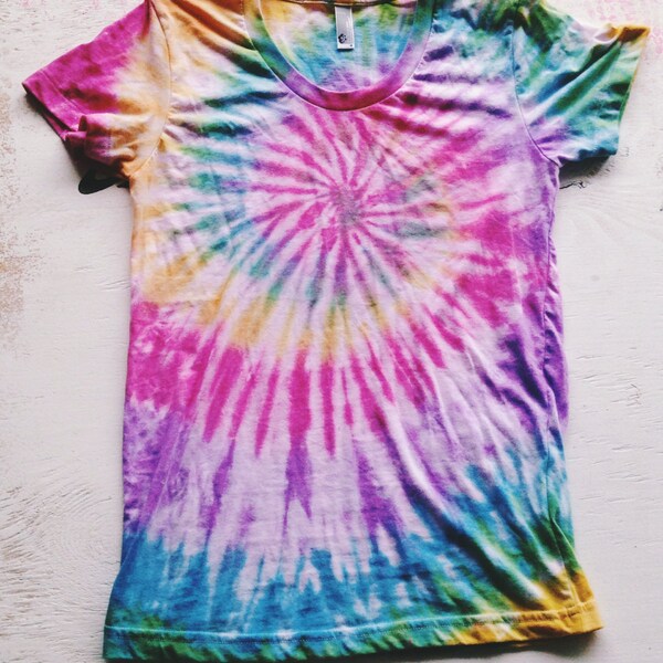American Apparel Tie Dye Tee Shirt Spiral Tie Dye Size M