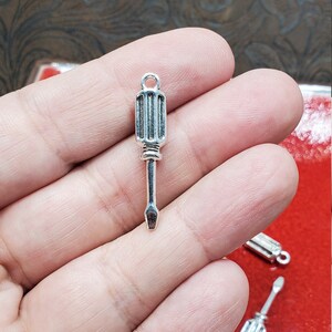 5 Screwdriver Charms, 5 Silver Screwdriver Charms, Screwdriver Charms, Tool Charms