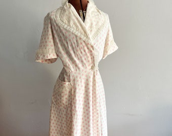 1940s Cotton Dressing Gown Novelty Print Pink Grapefruit w/ pocket and ruffle